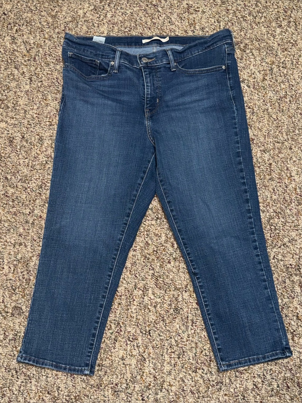 Women's size 32 capri pants size 12 Dark Blue Stretch Denim Jeans